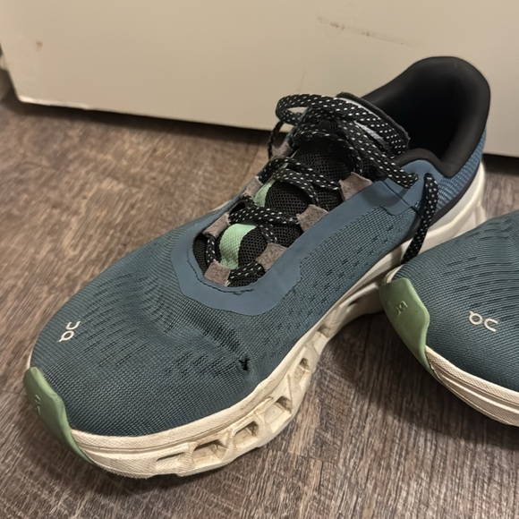 On Cloud Monsters - Picture 4 of 7